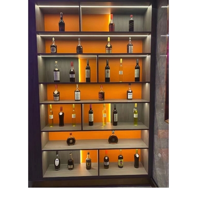 Modelo de armário de estante de vinho de madeira para hotel em casa em cor vermelha e preta / dourada personalizada