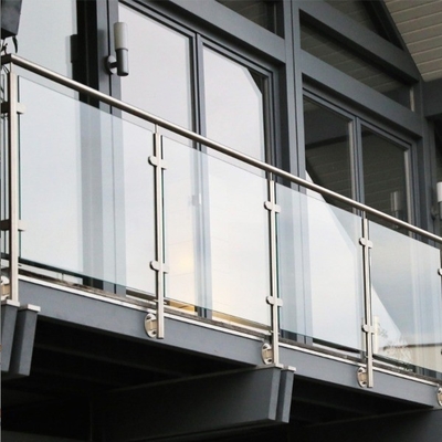 Escalões de vidro de aço inoxidável para telhados, terraços horizontais e varandas