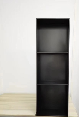 Nicho de aço inoxidável de superfície escovada para chuveiro e toalhas em banheiro de design moderno