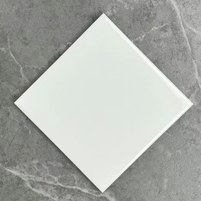Telhas de cerâmica para banheiro e sala de estar 150 X 150 mm Telhas de parede de metro branco puro